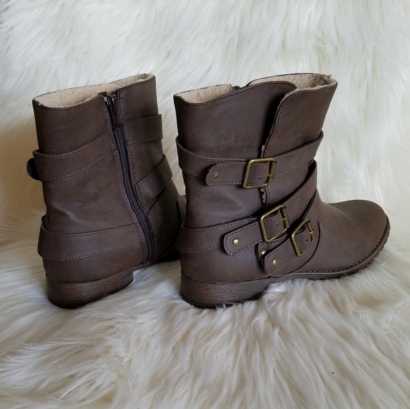 Fur Lined Boots - Picture 2 of 5